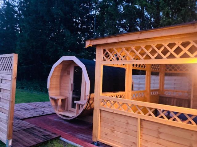 Kalinowy Sad Domki Z Jacuzzi I Sauna Mikołajki Екстериор снимка